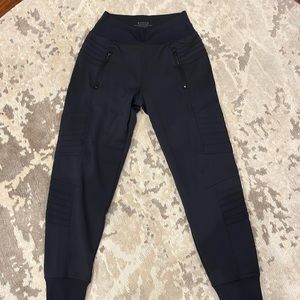 Athleta XS black Venice Moto Jogger Pockets Zipper Stretch Sweatpants